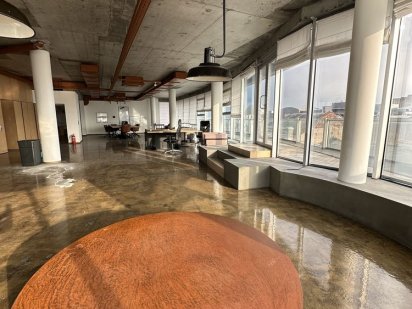 Сдам офис  с панорамой на город в центре Харьков