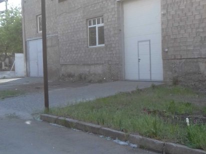 Склады на рампе и без.