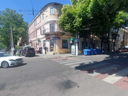 Аренда фасад 72м2  центр на трафике