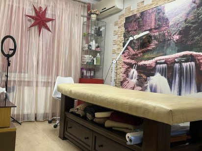 Сдаю в аренду. В салоне есть бесперебойник и генератор