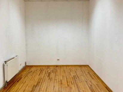 Офіс 21,2м2 Б.Хмельницького 106 ( від власника) Львов