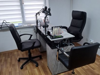 Оренда столу майстра манікюру Львов