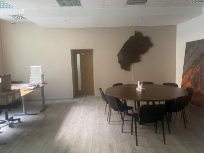 Фасадні ОФІСНІ приміщення 200/270 м2 від ВЛАСНИКА по  вул. Героїв УПА Львов