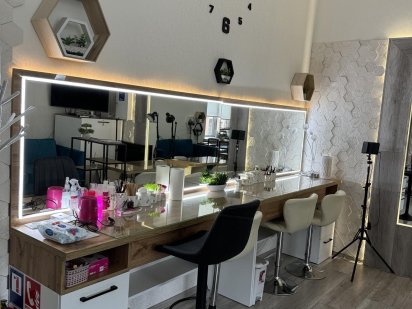 Здам в  оренду ЦЕНТР  місце бровіста візажиста майстра манікюру Михайлівці