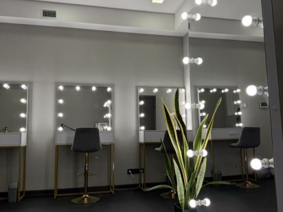 Есть Генератор !!! Сдается место мастера маникюра, визажиста, бровиста