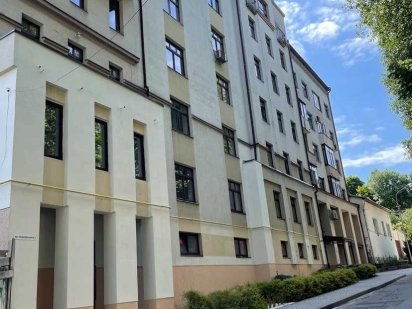 Здам фасадне приміщення в новобудові. Ближній центр Львов