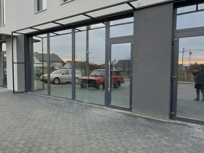 Оренда фасадного комерційного приміщення Липини