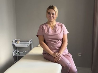 Суборенда. Масажист, депіляція, нарощення вій, косметолог.(кушетка є) Липини