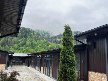 Комерція неподалік Буковелю, Микуличин Микуличин