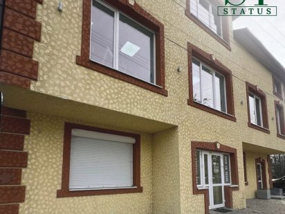 Комерційне приміщення. Небесної сотні 23е. Проїздна частина. Надворная