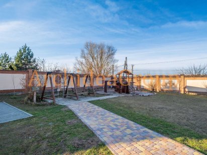 Хотів. Оренда будинку під медичний/реабілітаційний заклад. Хотів