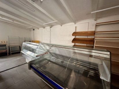 Оренда магазину Зимна Вода при трасі Зимняя Вода