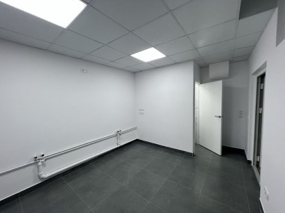 Приміщення 15 кв.м ТЦ «Центральний» 0-поверх, ремонт, санвузол Новояворівськ