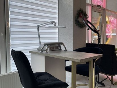 Здам в оренду місце для манікюру і педикюру Вараш