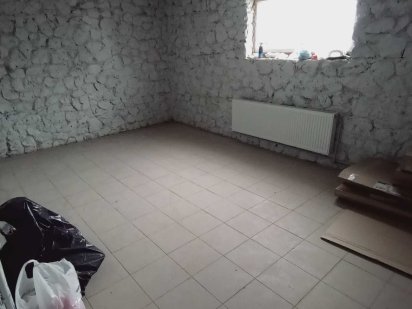 Приміщення в селі Смиківці Смыковцы