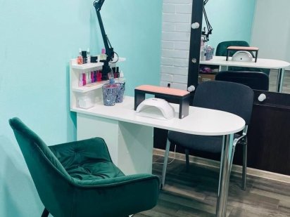 Сдам место для мастера маникюра/визажиста/бровиста Степная