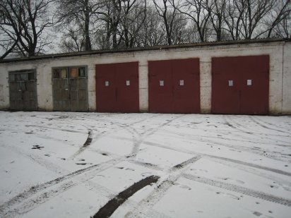 ОРЕНДА - приміщення гаражів, площею 56,10 кв. м. м. Монастирище Монастырище