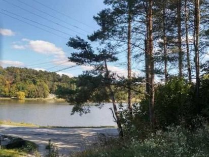 На березі озера продам земельну ділянку Кам'янець-Подільський