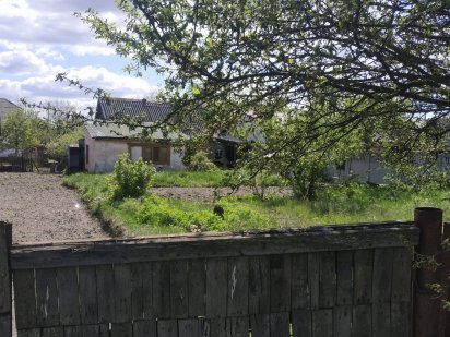 Продается земельный участок 6 соток.В районе военного городка. Коростень