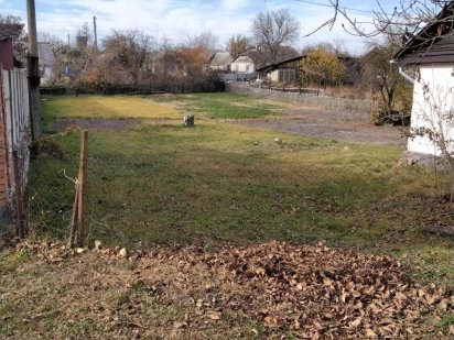 Продам земельну ділянку в центрі міста Коростышев