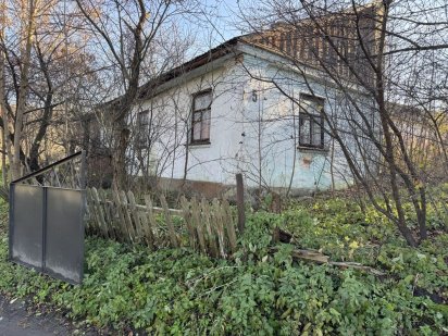 Земельна ділянка із старим будинком Кременець Джерельна, центр 4 сот. Кременец