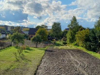 Продам земельну ділянку 0,20 сот. Центр м. Сарни. Терміново! Недорого! Сарны