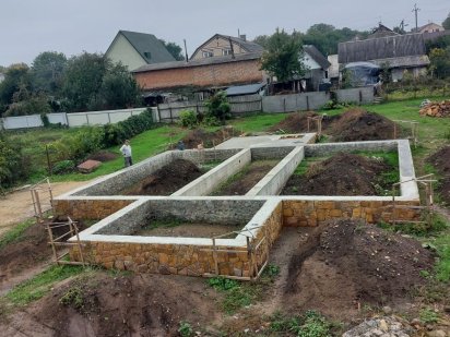 Ділянка 10 соток з фундаментом під будівництво Умань