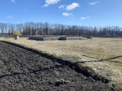 Продам ділянку з дозволом на будівництво. Ціну пропонуйте! Умань