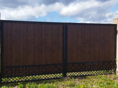 Ділянка під будівництво з фундаментом Хуст