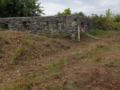 Земельна ділянка з фундаментом