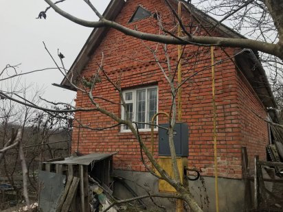 Продам земельну ділянку, на якому стоїть дачний будиночок Хмельницький