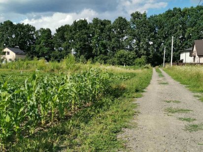 Продаж земельної ділянки під житлову забудову, площа 9 соток