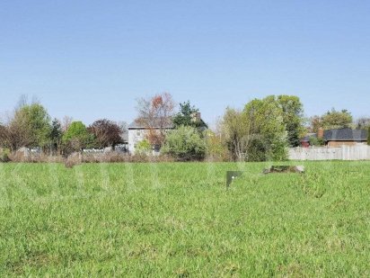 Продається фасадна земельна ділянка по вулиці Богдана Хмельницького