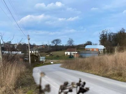 (5) Продам земельну ділянку 97 с під житлову забудову в Зарванцях 9081 Зарванці