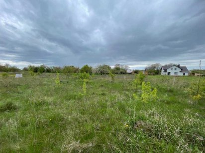 Продаж земельної ділянки в Зарванцях