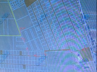 Боратин за переїздом з права Боратин