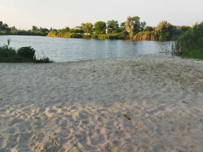 12 сот недалеко от Клочко в конце Правды в Юбилейном напрот МЕТРО Слобожанське