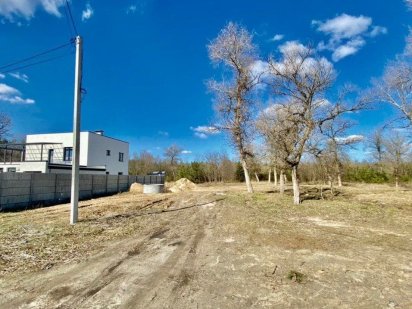 Продаётся участок в Обуховке на Заречной с выходом в сосновый лес Обуховка