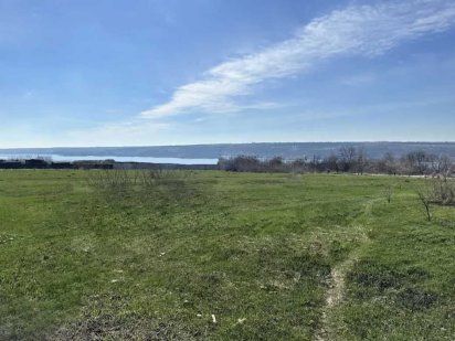 Участок в элитном районе с видом на Днепр.