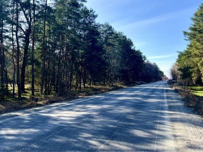 Продам участок земли в Обуховке лес , река .