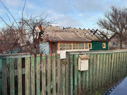 Продається земельна ділянка  з будинком який після пожежі Чуднов