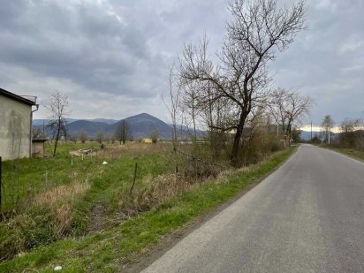 продається земельна ділянка в м. Тячеві