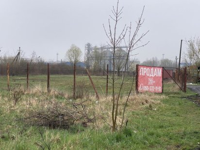 20 сот біля трасси Київ-Чоп угорського кордону поблизу м.Чоп Чоп