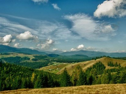 Земля в горах, земля в Карпатах Міжгір'я