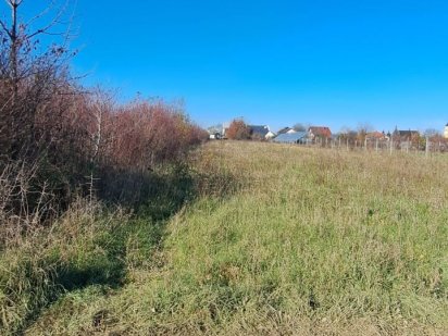 Терміново продается три зем.ділянки під буд.с.Сторожніця,Чарди,69.т/27