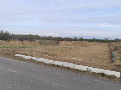 ПРОДАЄТЬСЯ  ДІЛЯНКА  10сот , кутова, під будівництво с. Сторожниця.