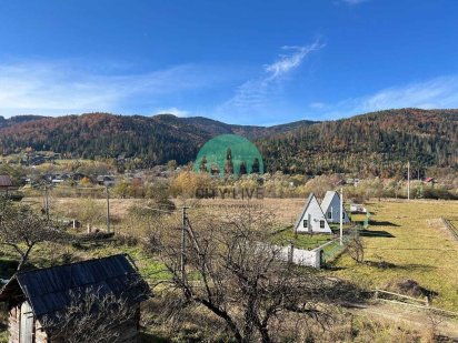 Продаж земельної ділянки 50 сотих з будинком у Карпатах, с. Микуличин