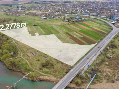 Велика земельна ділянка під будівницнво за 15 хв від центру