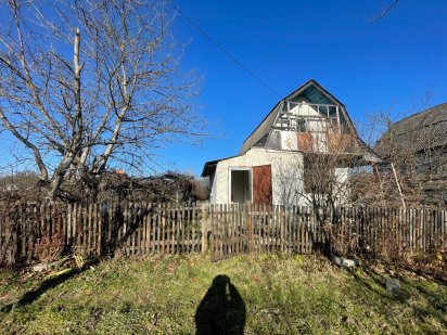 Земельна ділянка з дачним будинком Черніїв Черниев