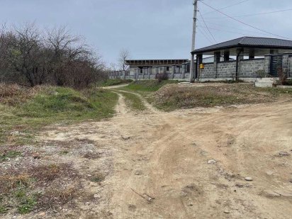 Продається 14,55сот землі в Чернієві біля річки з всіма комун. поруч